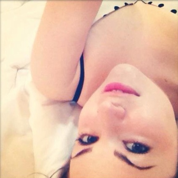Poshmark profile picture for @distractions
