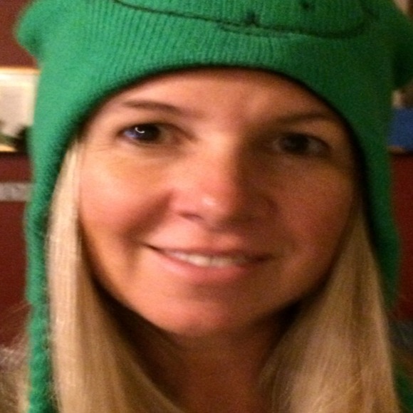 Poshmark profile picture for @klinton
