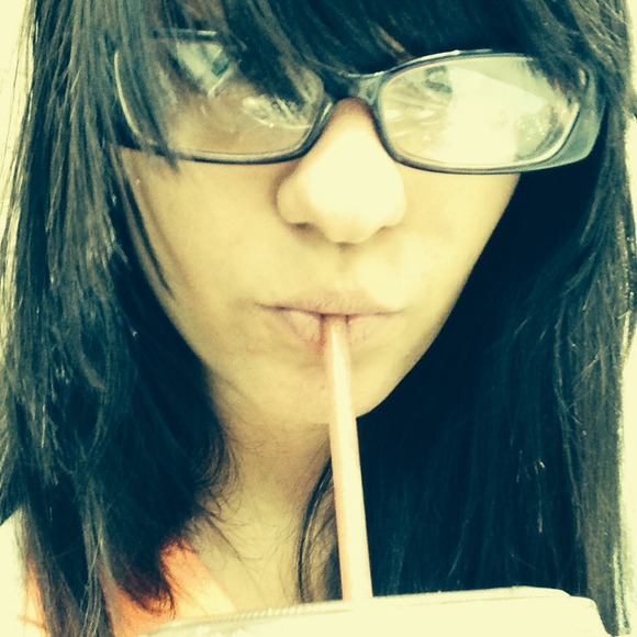Poshmark profile picture for @parallel