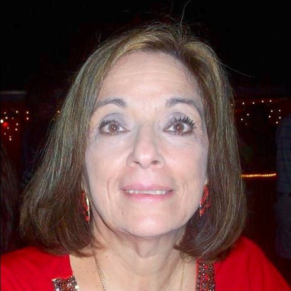 Poshmark profile picture for @hispanic
