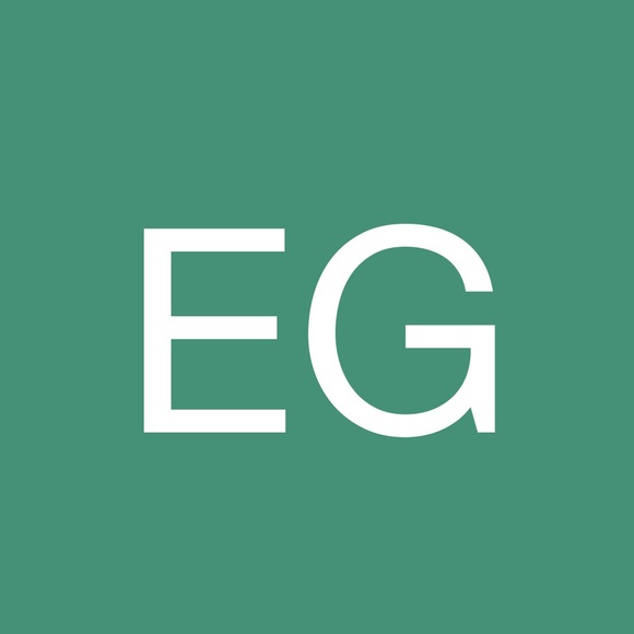 Poshmark profile picture for @bloomberg
