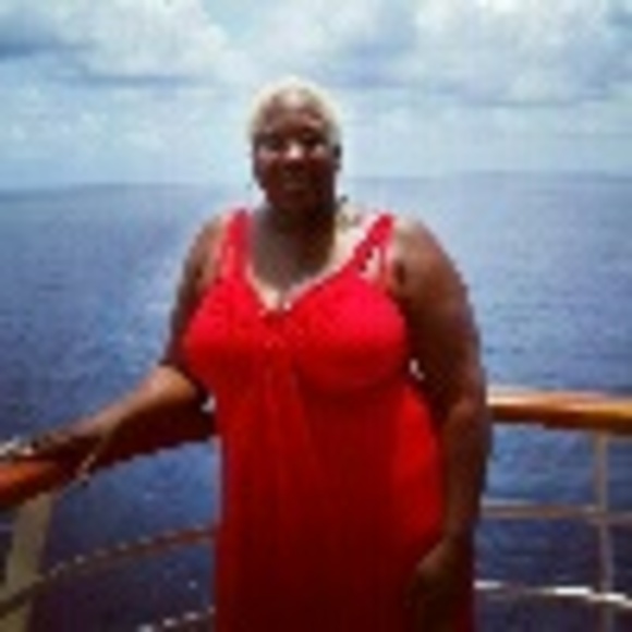 Poshmark profile picture for @tonga