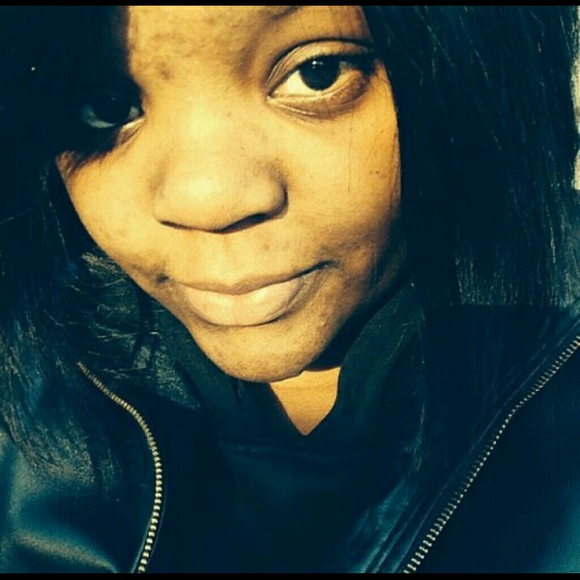 Poshmark profile picture for @flawed