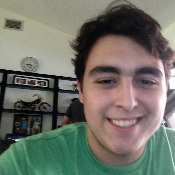Poshmark profile picture for @kinlucas