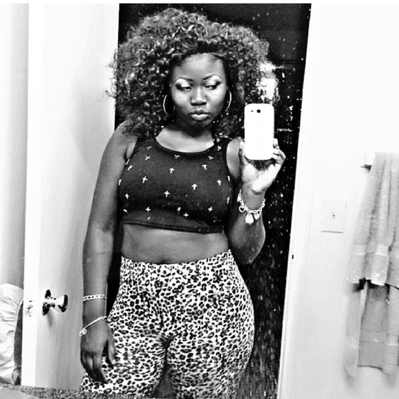 Poshmark profile picture for @fatima09