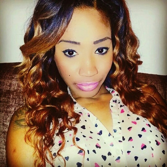 Poshmark profile picture for @luxurious