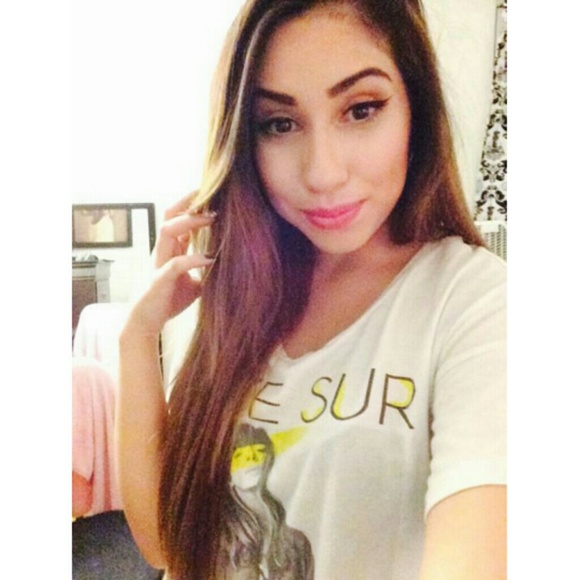 Poshmark profile picture for @mariana56