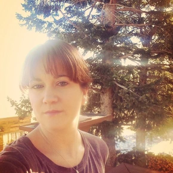 Poshmark profile picture for @mountain