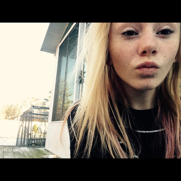 hollie_
