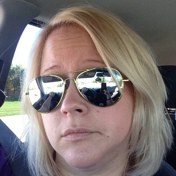 Poshmark profile picture for @johnson97