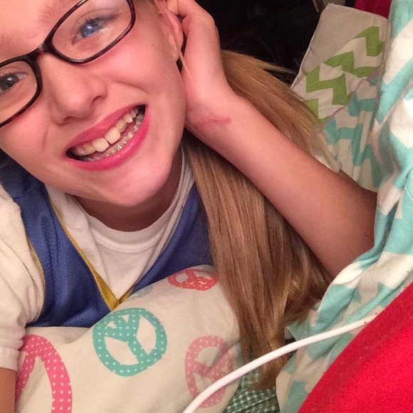 ava_eichler