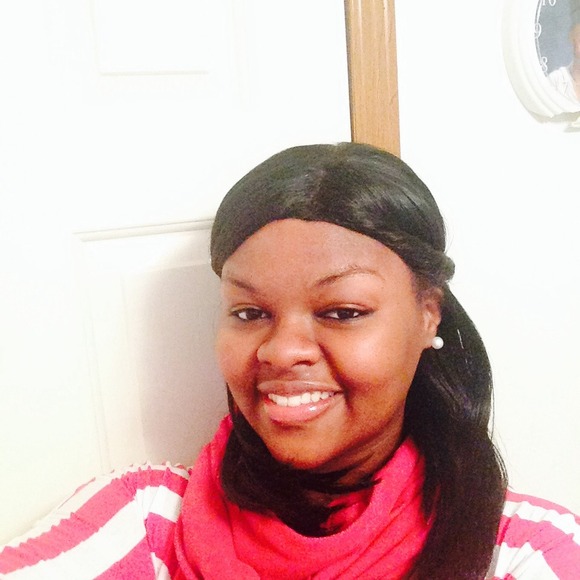 Poshmark profile picture for @explore