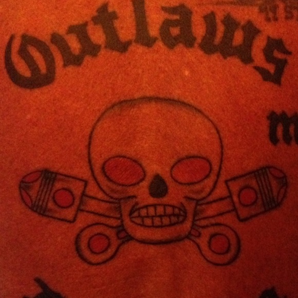 Poshmark profile picture for @outlaws