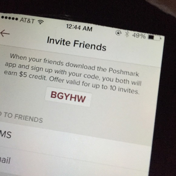 Poshmark profile picture for @essentially
