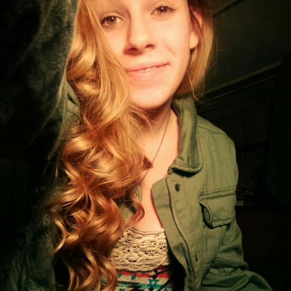 lizzwhitee
