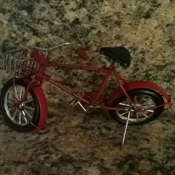 Poshmark profile picture for @ride