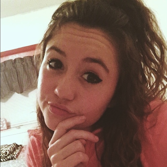 carlieegee