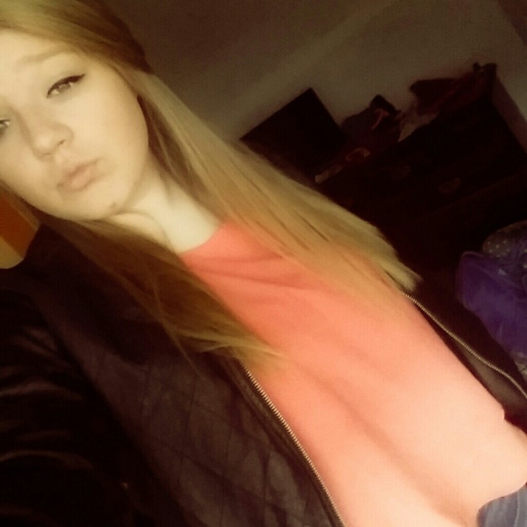 shayna_horn