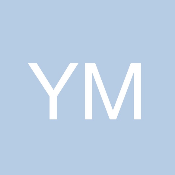 Poshmark profile picture for @matinez