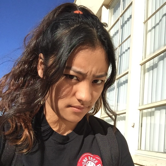 Poshmark profile picture for @diarrhea