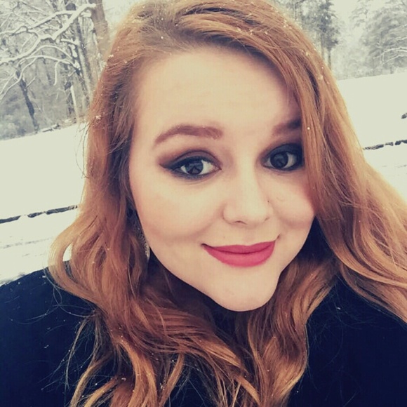 Poshmark profile picture for @harpy
