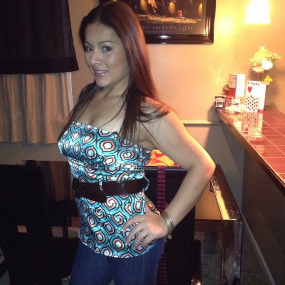 Poshmark profile picture for @sanches