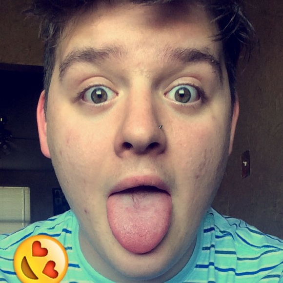 Poshmark profile picture for @topless