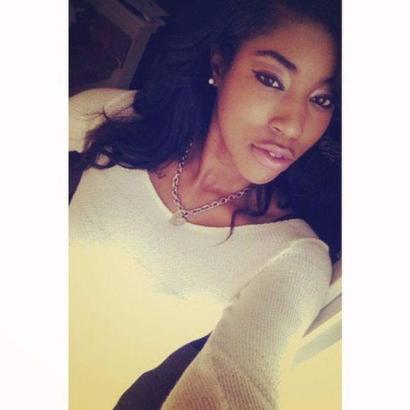 Poshmark profile picture for @milan24
