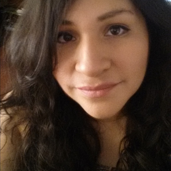 Poshmark profile picture for @dunes
