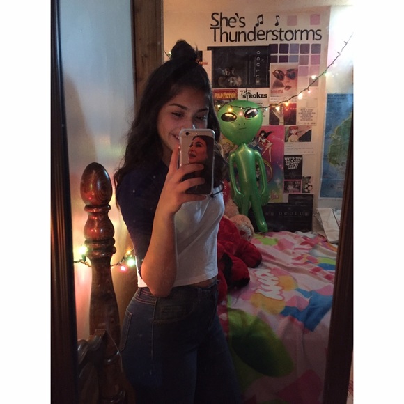 Poshmark profile picture for @aphrodisiac