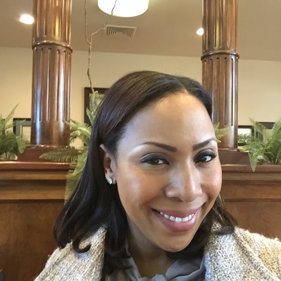 Poshmark profile picture for @exceptional