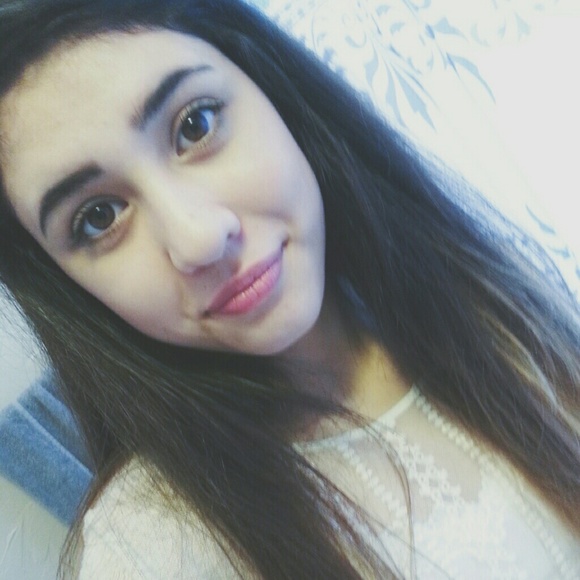 adrianaa04