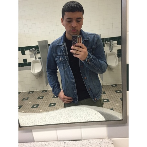 Poshmark profile picture for @marcos21