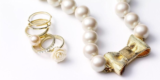 Poshmark banner for @dorothy