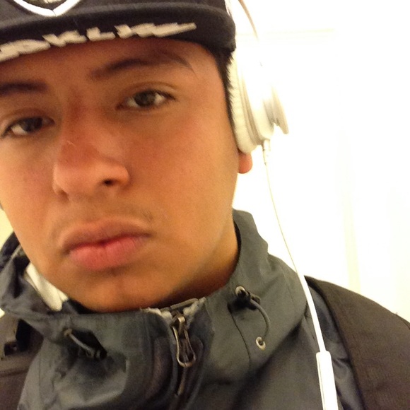 Poshmark profile picture for @jahiro