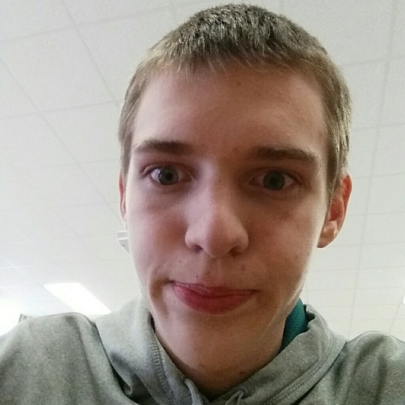 Poshmark profile picture for @drugs