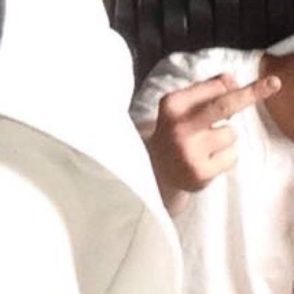 cvhsxbgcvv