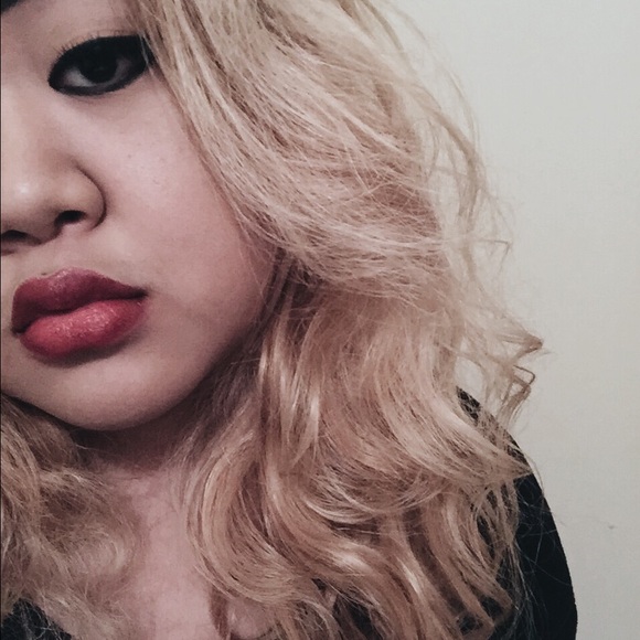 Poshmark profile picture for @unnerved