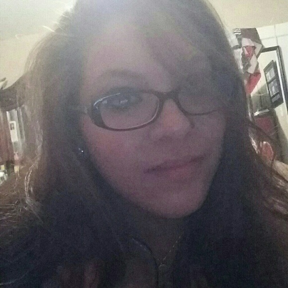 Poshmark profile picture for @ashram