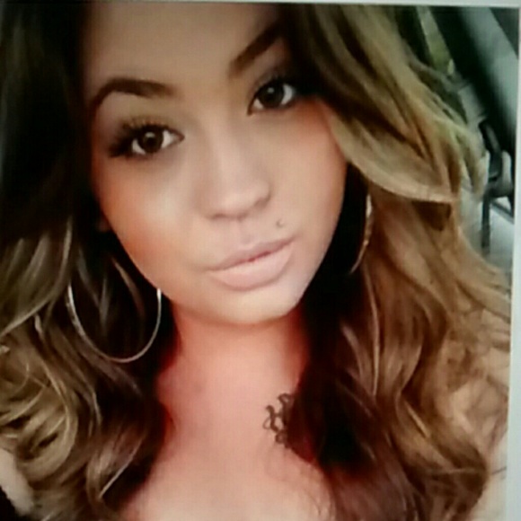Poshmark profile picture for @gggtt