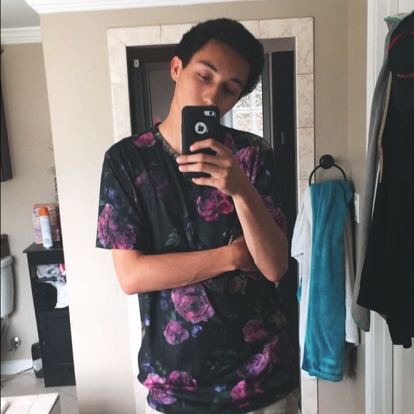 Poshmark profile picture for @felon
