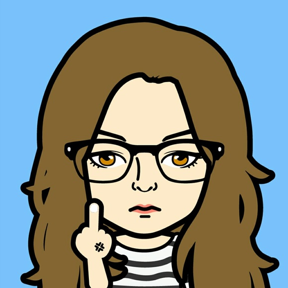 Poshmark profile picture for @gelatin