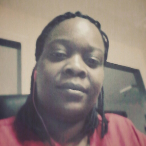 Poshmark profile picture for @stools