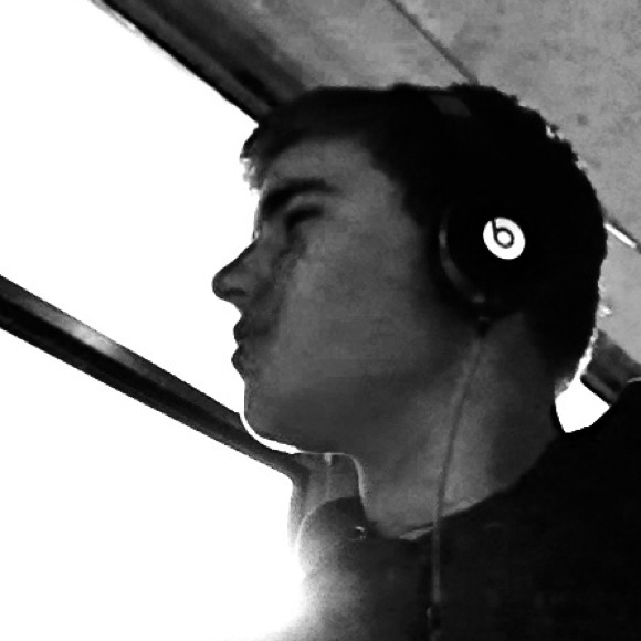 j0m0mma81