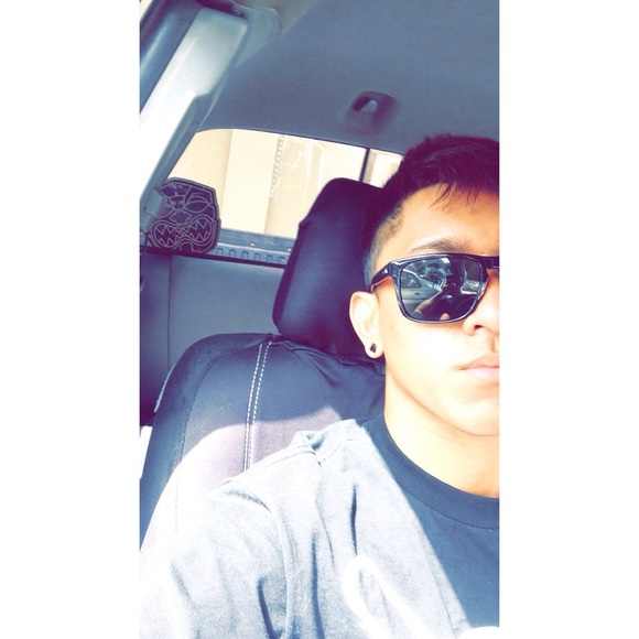 Poshmark profile picture for @jhonn