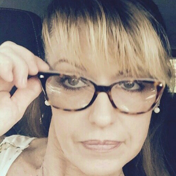 Poshmark profile picture for @lookout