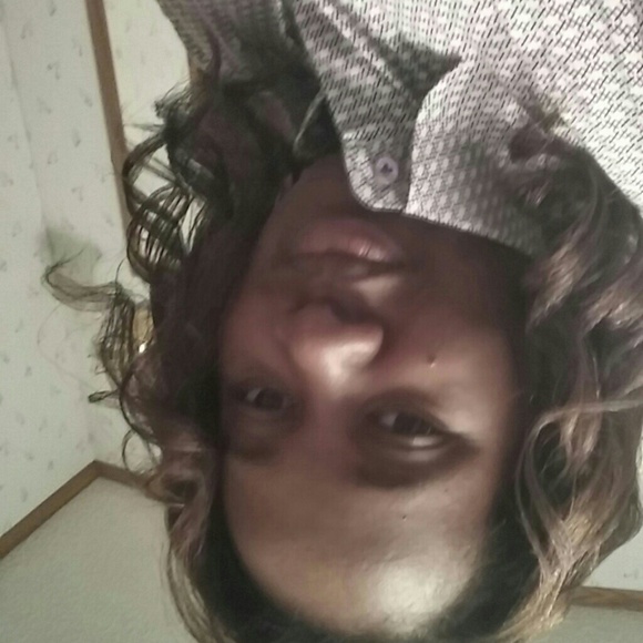Poshmark profile picture for @motorola