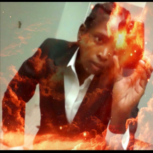 Poshmark profile picture for @stamina