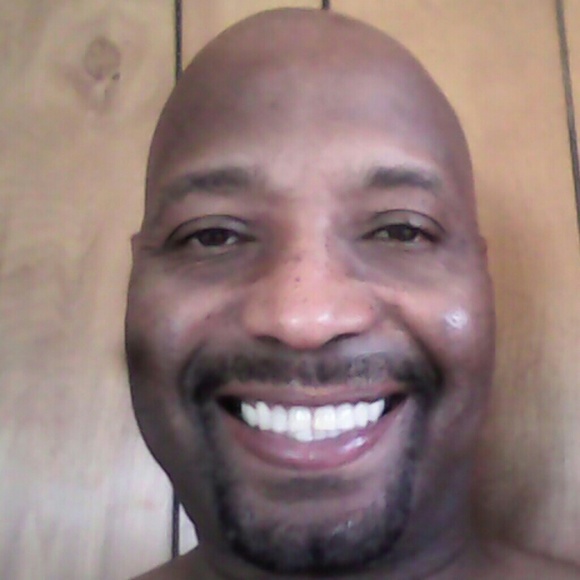 Poshmark profile picture for @ruler