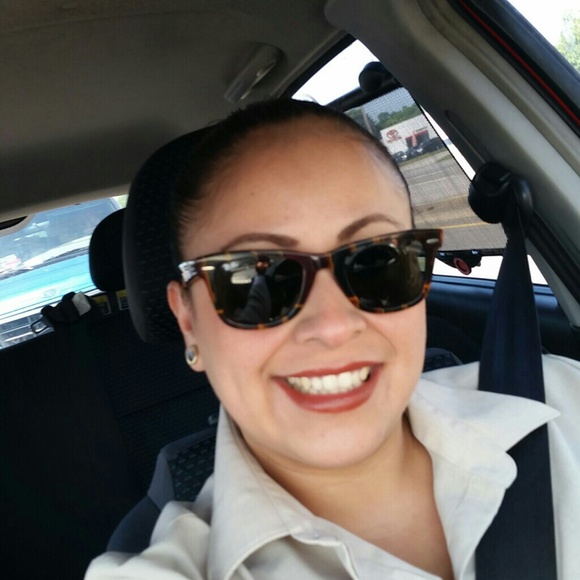 Poshmark profile picture for @lafresa